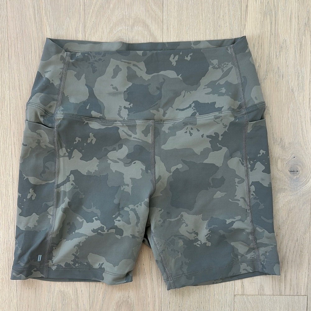 NOBULL Camo Shorts with pockets medium